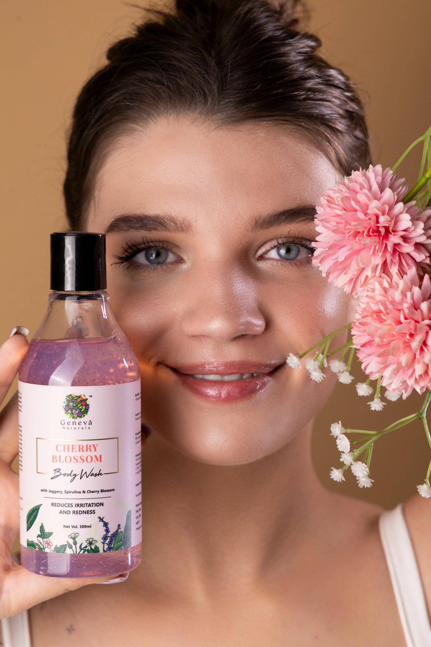 De -Tan Body Wash With Turmeric, Sandalwood & Lemon Extract, 300ml - No.1 Brand in India