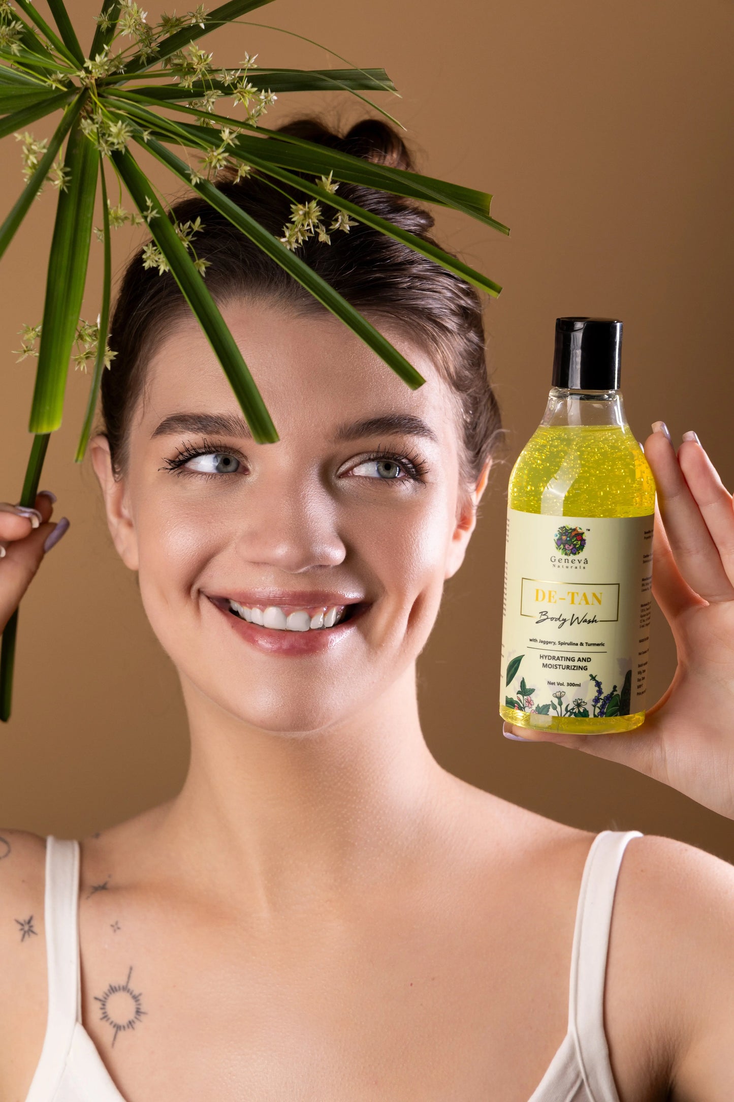 De -Tan Body Wash With Turmeric, Sandalwood & Lemon Extract, 300ml - No.1 Brand in India
